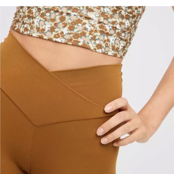 🔆 AERIE OFFLINE High Rise Flare Crossover Legging - Picture 3 of 4